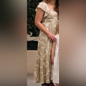 Blu Pepper Beige and White dress